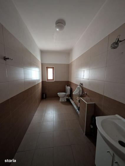 Spațiu comercial, de 69 mp, în Florești