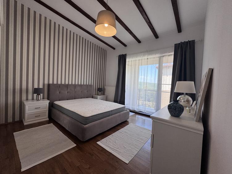 Apartament cu 3 camere semidecomandat în Europa