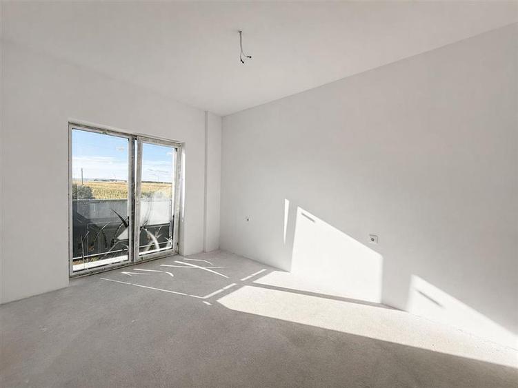 Apartament cu 3 camere decomandat în Turnișor