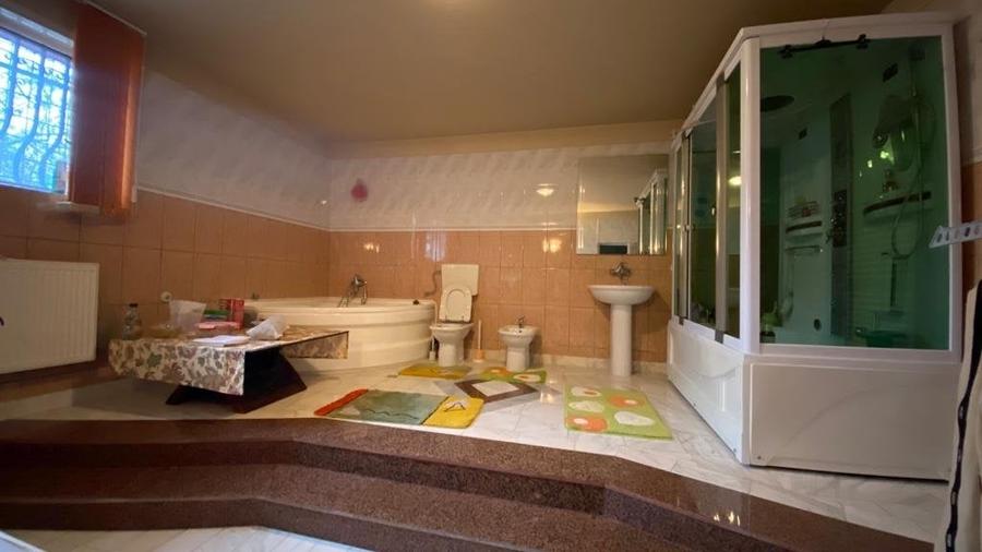 Casă individuală cu 6 camere cu Canalizare în Bere