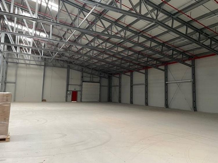 Spațiu industrial, de 2,330 mp, în Crevedia