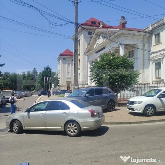 Spațiu comercial, de 70 mp, în Independenței