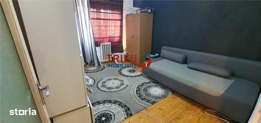Apartament cu 3 camere decomandat, mobilat în Tolstoi