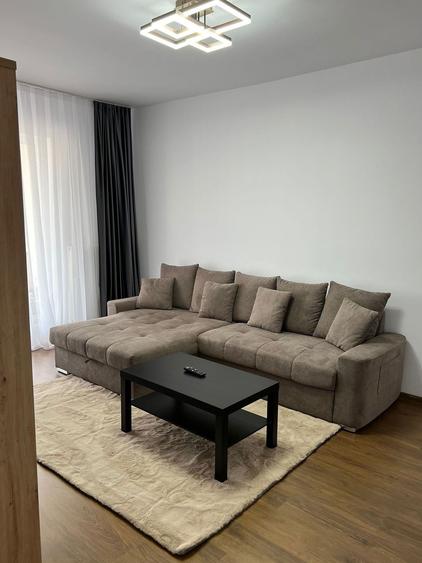 Apartament cu 2 camere decomandat în Titan