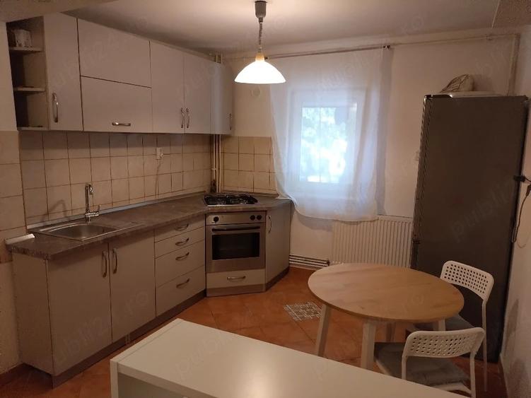 Apartament cu 2 camere semidecomandat în Lipovei