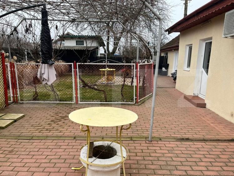 Casă individuală cu 5 camere cu Canalizare în Filiași