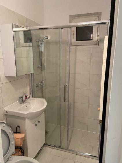 Apartament cu 2 camere semidecomandat în Florilor