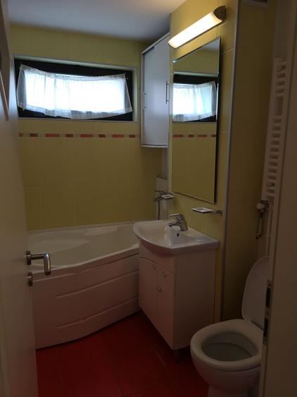 Apartament cu 2 camere semidecomandat în Spitalul Județean