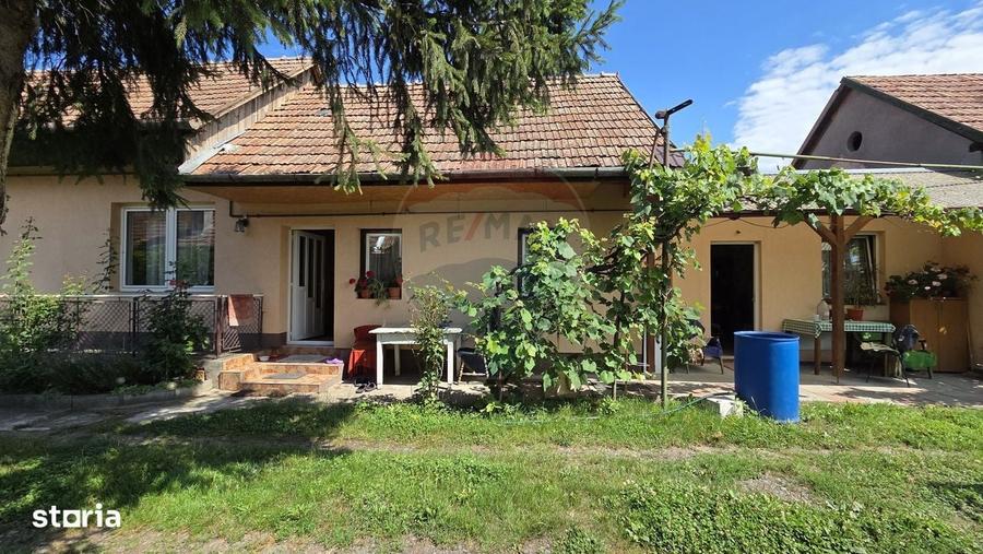 Casă cu 3 camere în Dumbrăvioara