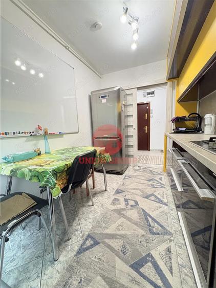 Apartament cu 3 camere decomandat, mobilat în Tomis Nord