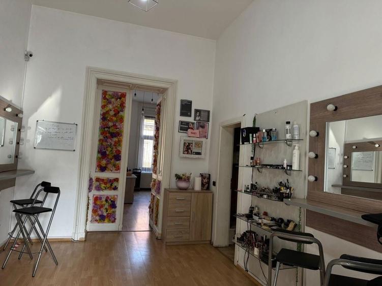 Apartament cu 3 camere semidecomandat în Ultracentral