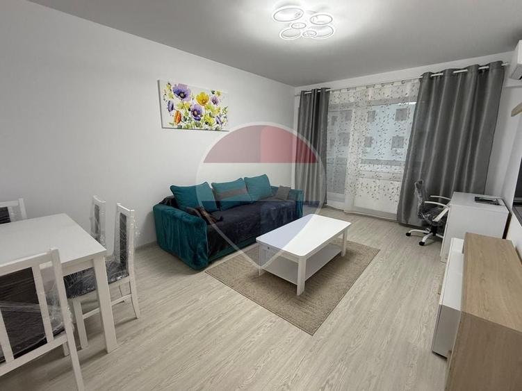 Apartament cu 2 camere decomandat, mobilat în Uverturii
