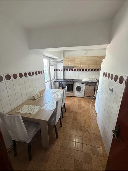 Apartament cu 4 camere decomandat, mobilat în Unirii