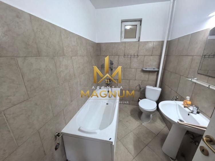 Apartament cu 3 camere decomandat în Est