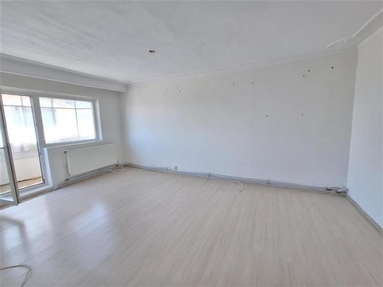 Apartament cu 3 camere decomandat în Nord