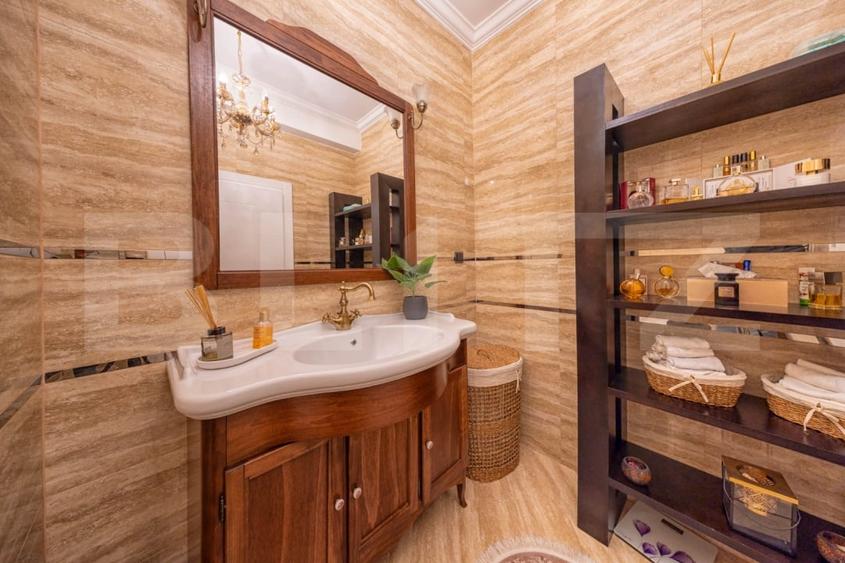 Duplex cu 5 camere cu Canalizare în Noua