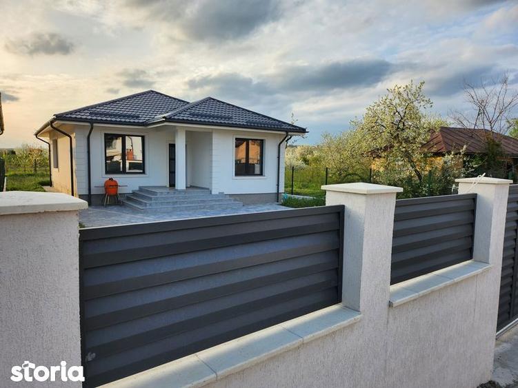 Casă cu 3 camere decomandat cu Teren 106 Mp în Păulești
