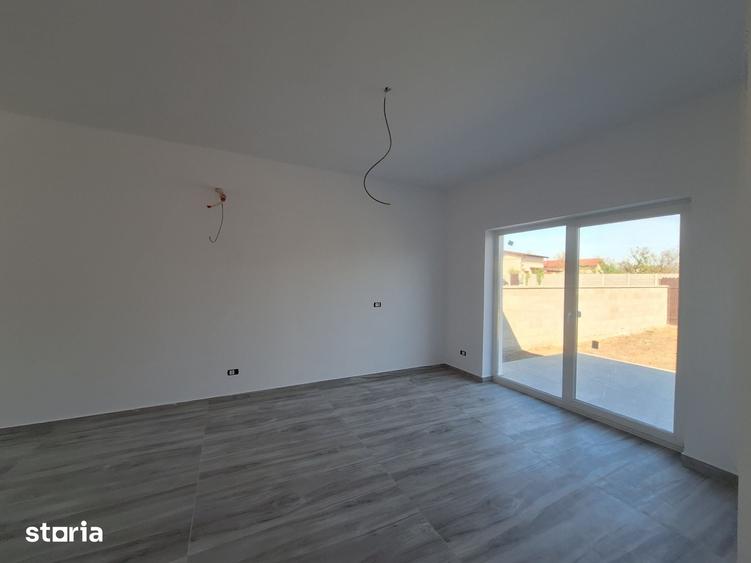 Casă cu 3 camere cu Teren 287 Mp în Sânandrei