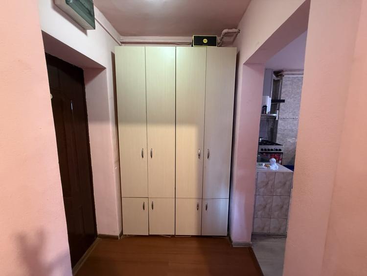 Apartament cu 3 camere decomandat, mobilat în Cetate
