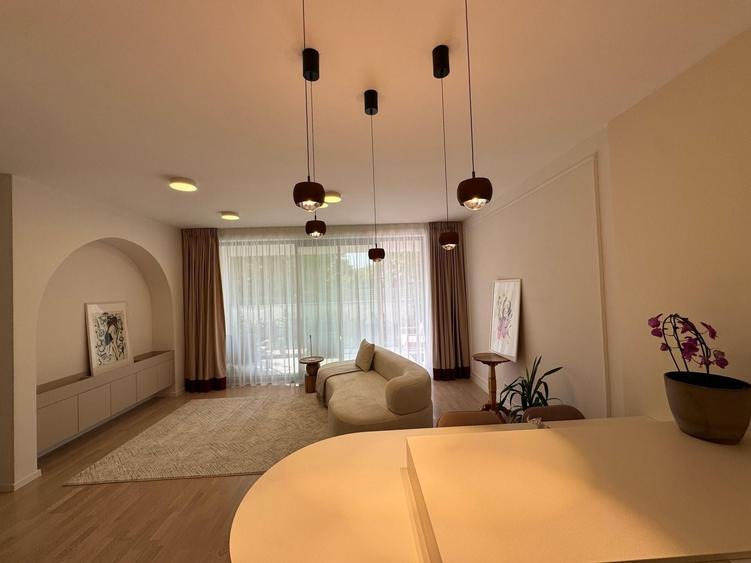 Apartament cu 2 camere decomandat în Băneasa