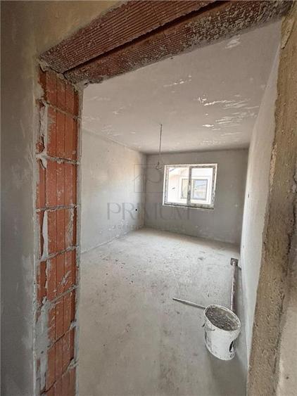 Duplex cu 4 camere cu Canalizare în Moșnița Nouă