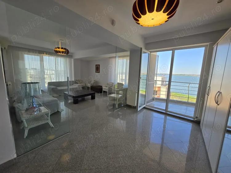 Apartament cu 3 camere decomandat în Mamaia