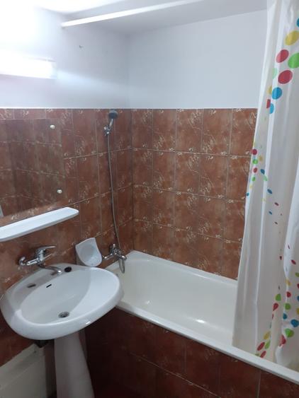 Garsonieră decomandată în 13 Septembrie