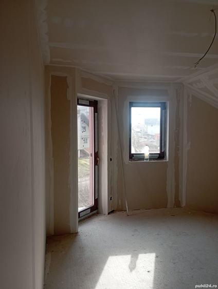 Casă cu 6 camere cu Teren 700 Mp în Șura Mare