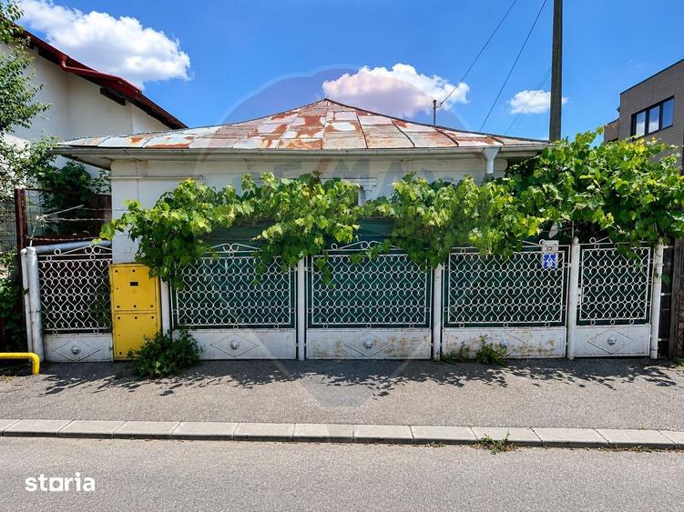 Casă cu 5 camere cu Teren 265 Mp în Traian