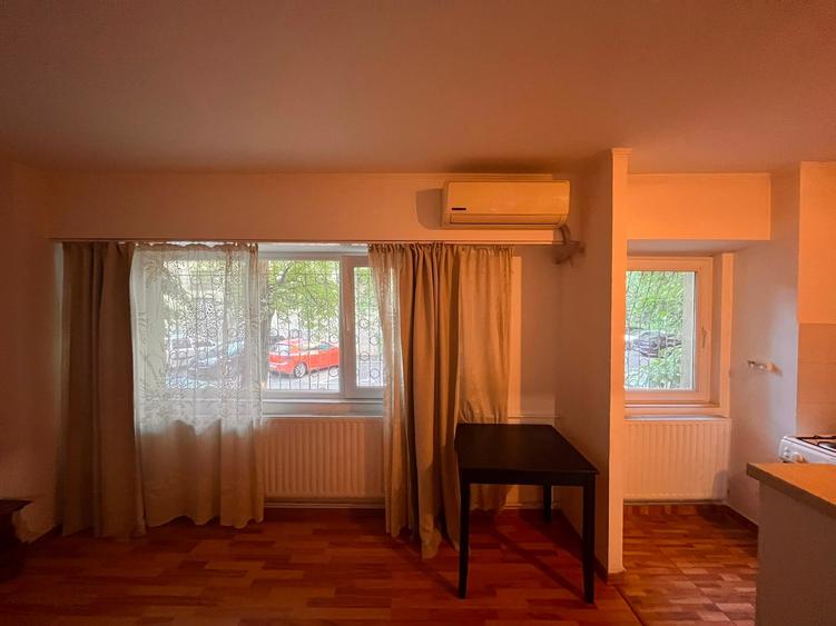 Garsonieră semidecomandată în Lacul Tei