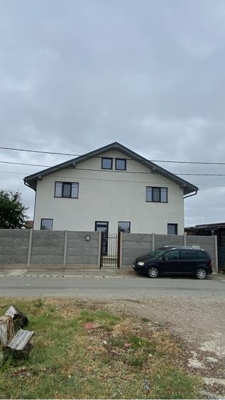 Casă cu 2 camere cu Teren 250 Mp în Central