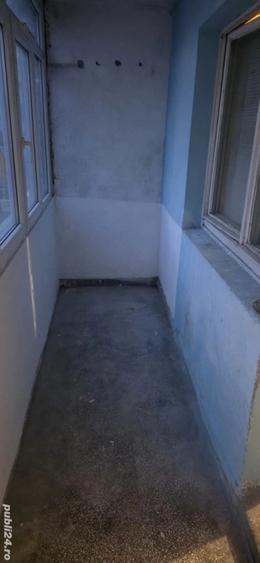 Apartament cu 3 camere semidecomandat în Titan