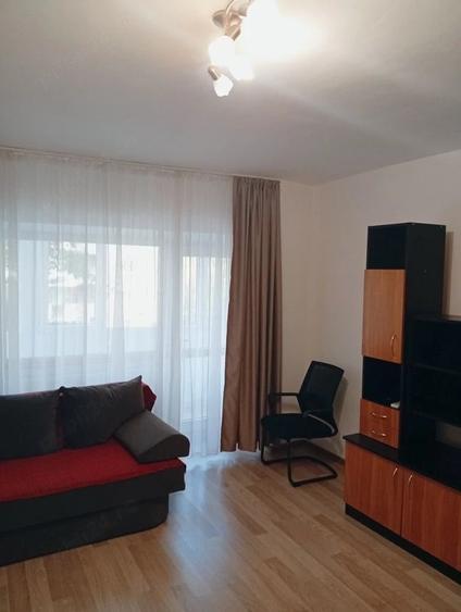 Garsonieră decomandată în Vitan