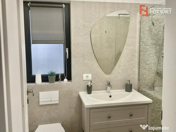 Casă cu 5 camere cu Teren 330 Mp în Dumbrăvița
