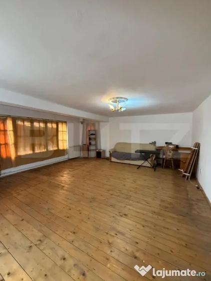 Casă cu 4 camere cu Teren 667 Mp în Victoria