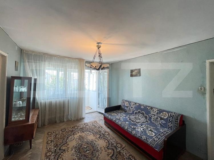 Apartament cu 2 camere semidecomandat, mobilat în Craiovița Nouă