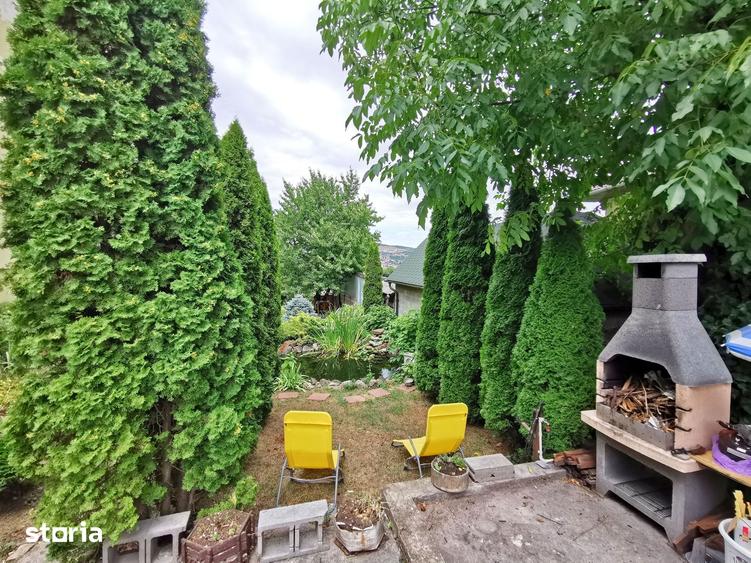 Casă cu 6 camere cu Teren 1200 Mp în Gruia