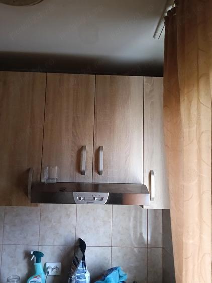 Apartament cu 3 camere semidecomandat în Micro II