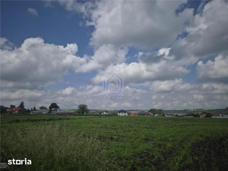 Teren de 400 mp, în Moara