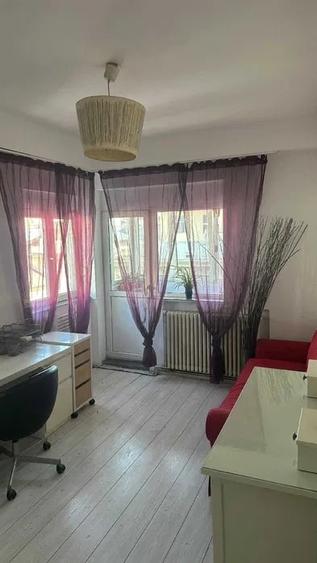 Apartament cu 4 camere decomandat, mobilat în Calea Plevnei