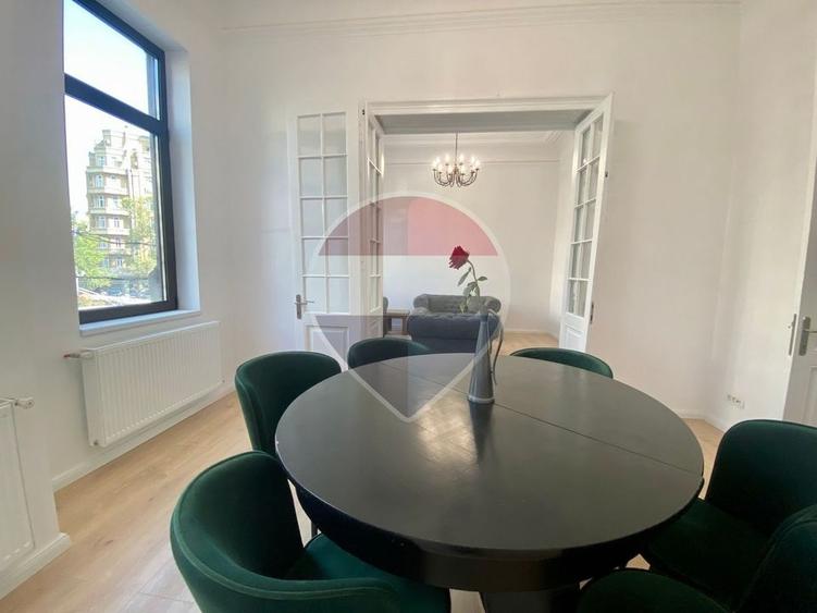 Apartament cu 3 camere decomandat, mobilat în Ultracentral
