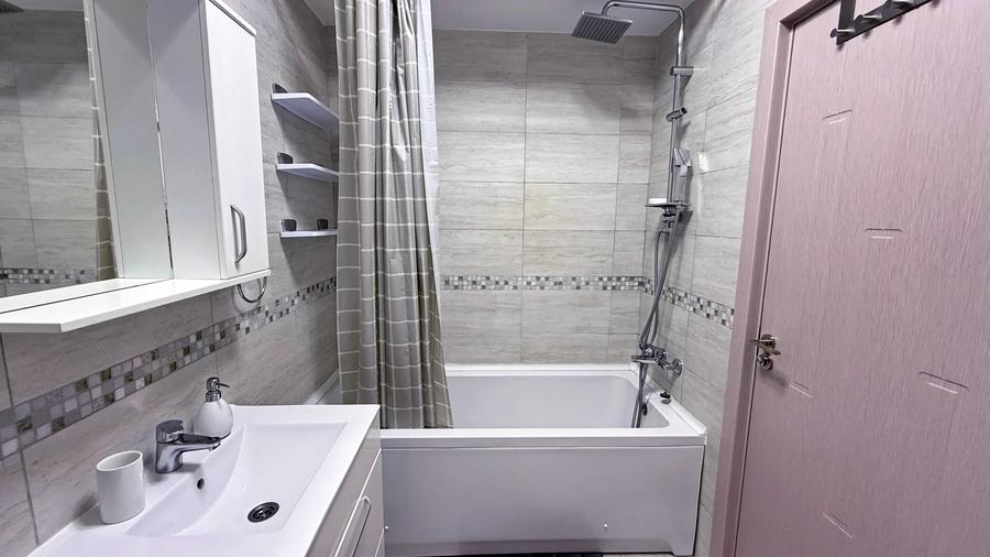 Apartament cu 2 camere decomandat în Titan