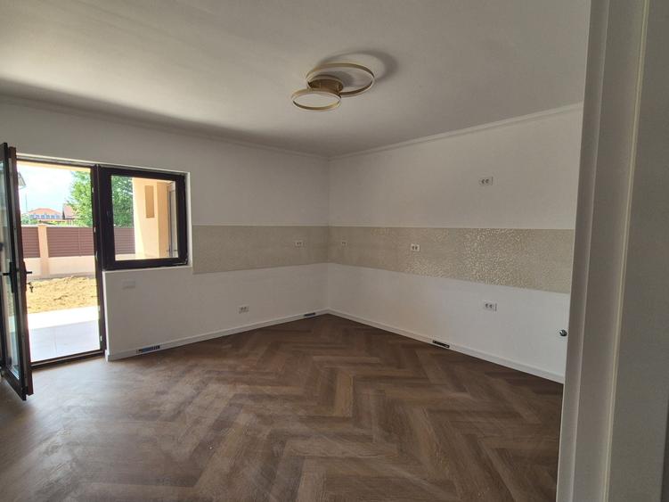 Casă cu 4 camere în Central