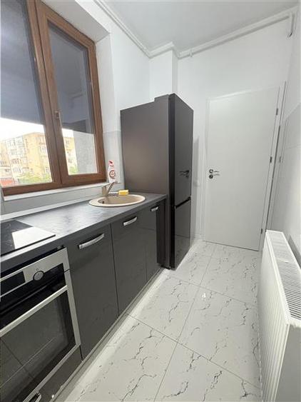 Apartament cu 2 camere semidecomandat, mobilat în Tomis Nord