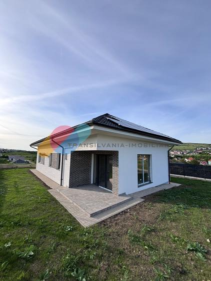 Casă individuală cu 4 camere cu Canalizare în Chinteni