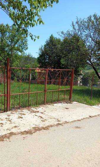 Teren de 909 mp, în Ciumărna