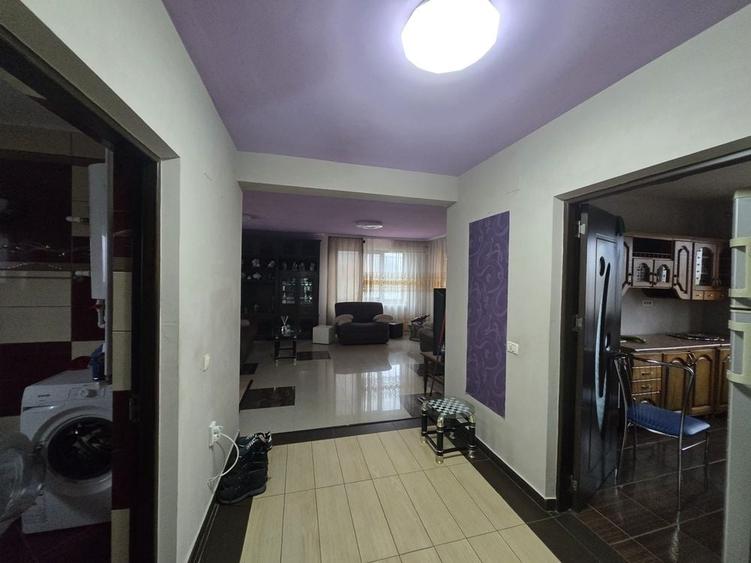 Casă cu 4 camere în Central