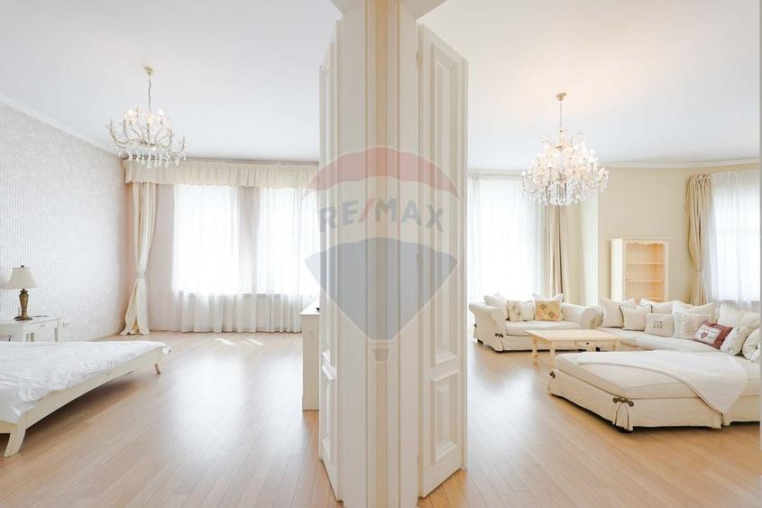 Apartament cu 2 camere decomandat, mobilat în Ultracentral