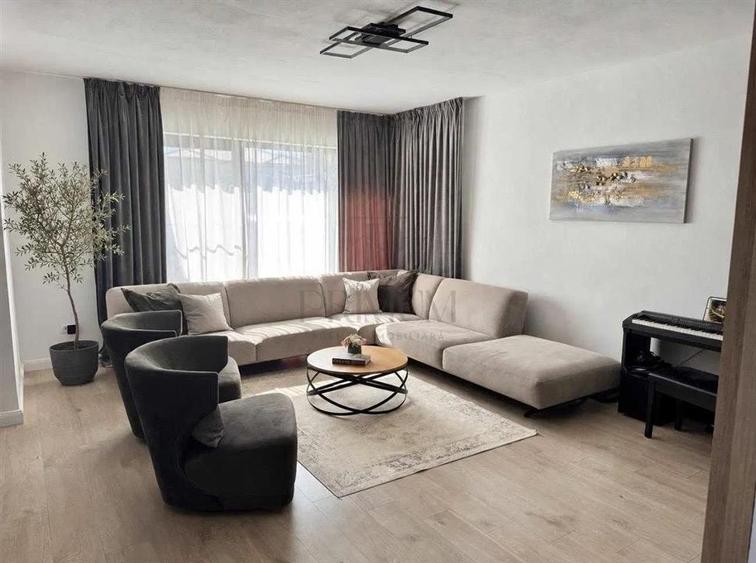 Casă individuală cu 4 camere cu Canalizare în Giroc
