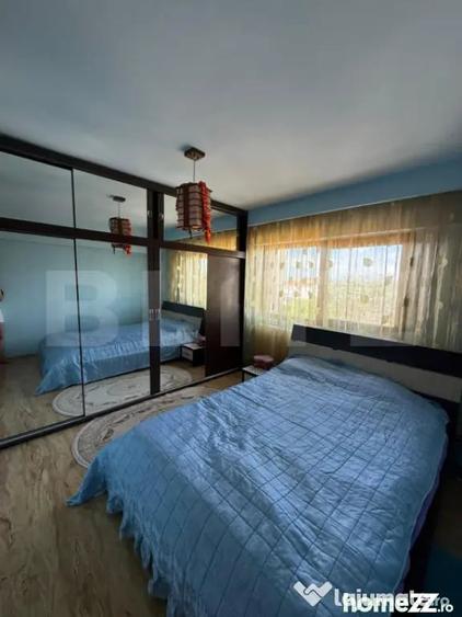 Apartament cu 4 camere, decomandat, zona 9 Mai - 3